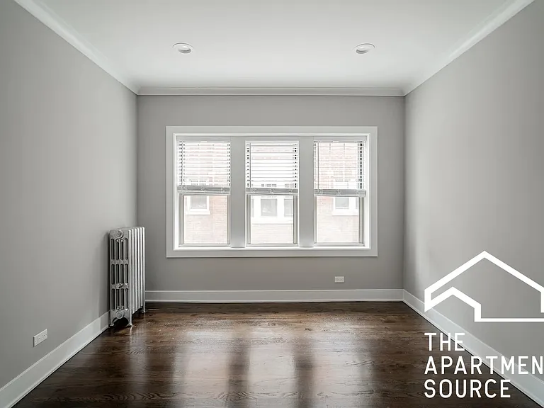 5115 W Montrose Ave #3A — Photo 4
