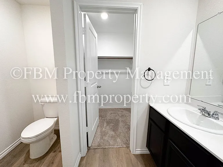 864 Keystone Ct — Photo 12