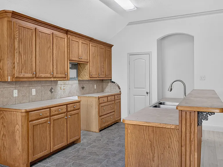 5709 Main St — Photo 7