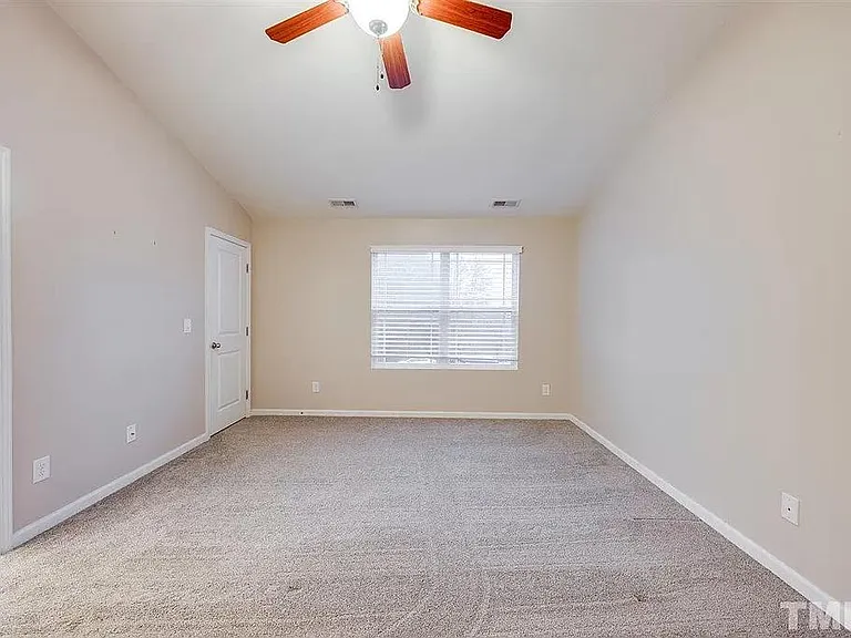 125 Golden Meadow Ct — Photo 11