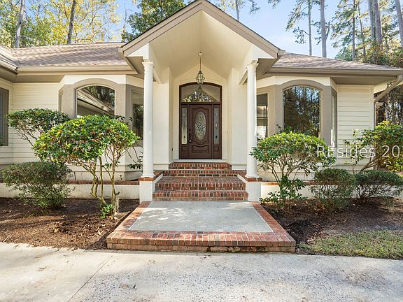 2nd image of 49 Winding Oak Dr