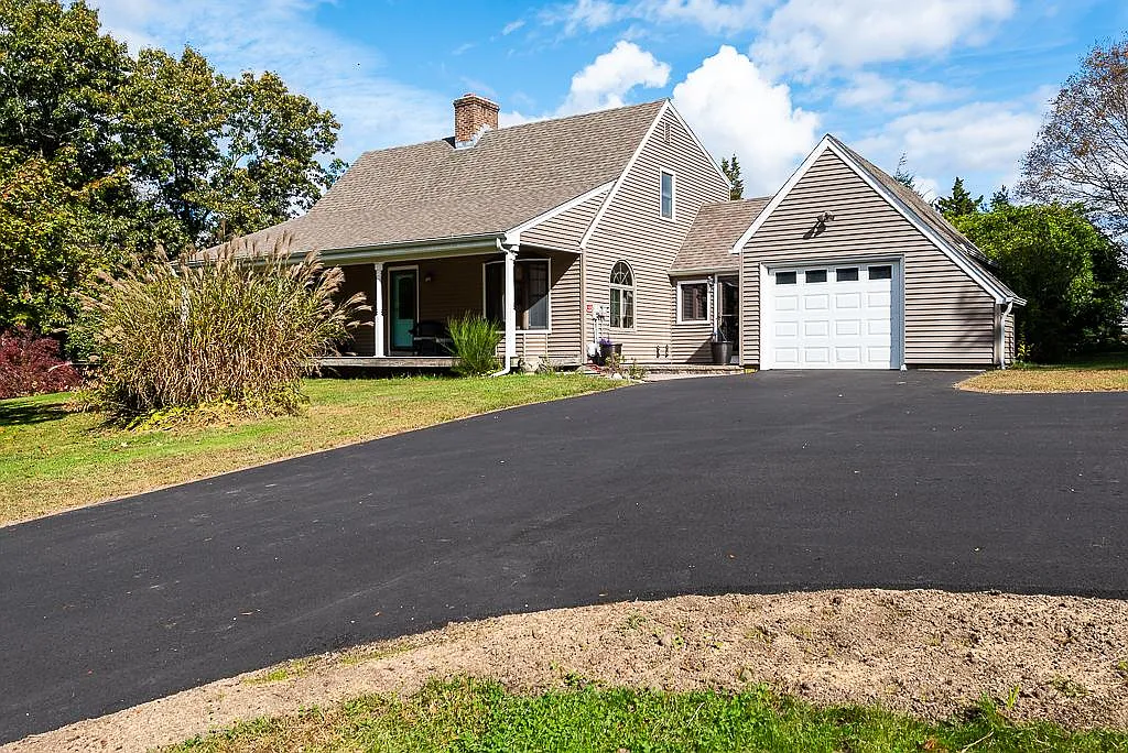 Building Photo - 131 Hemlock Dr