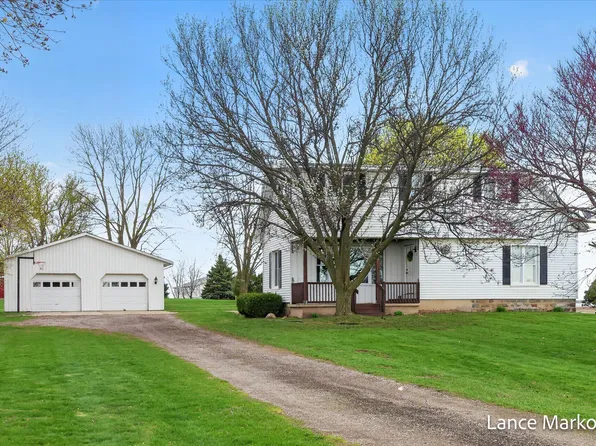 1585 135th Ave, Wayland, MI 49348