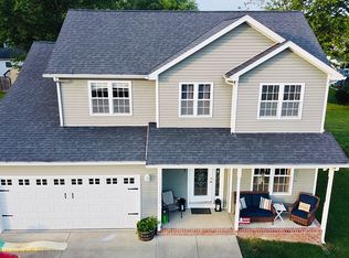 233 Prado Dr, Hurricane, WV 25526