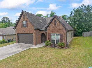 2043 Kerry Cir, Calera, AL 35040
