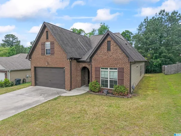 2043 Kerry Cir, Calera, AL 35040