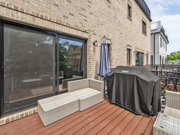34 Lafayette Ave — Photo 18