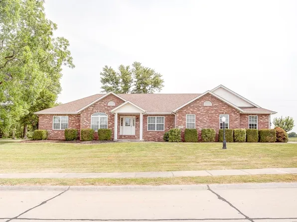 236 Michael Dr, Troy, IL 62294