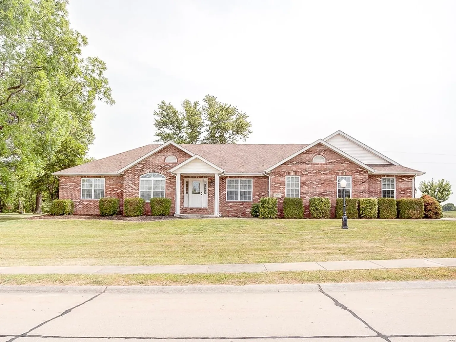 236 Michael Dr photo 1