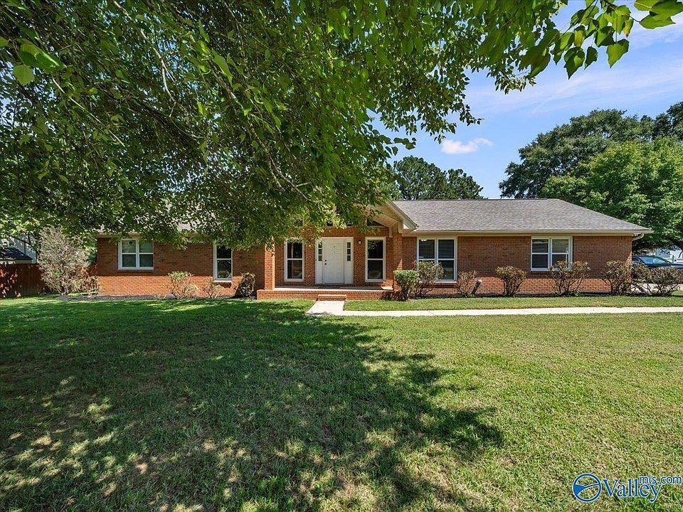 1st image of 1809 Lindsay Ln S