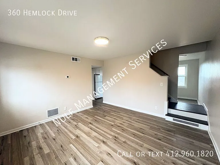 360 Hemlock Dr — Photo 3