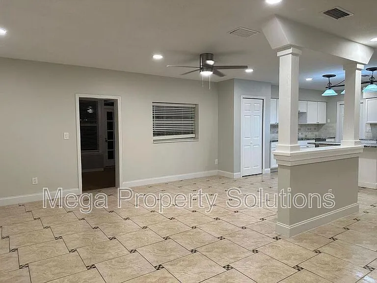 104 W Brentridge Dr #1 — Photo 22