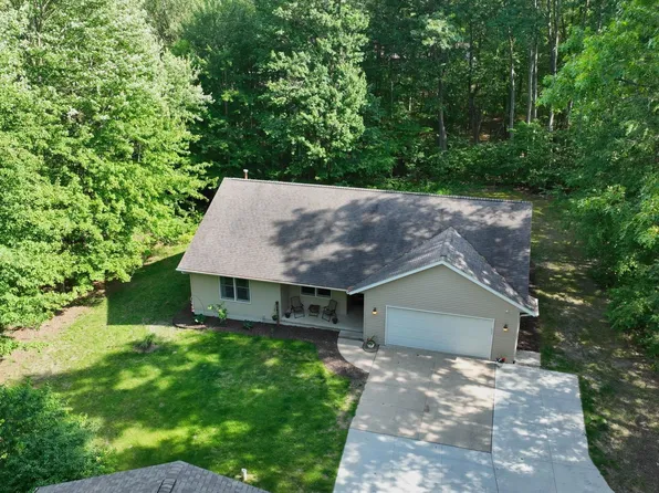 686 E Brooks Rd, Midland, MI 48640