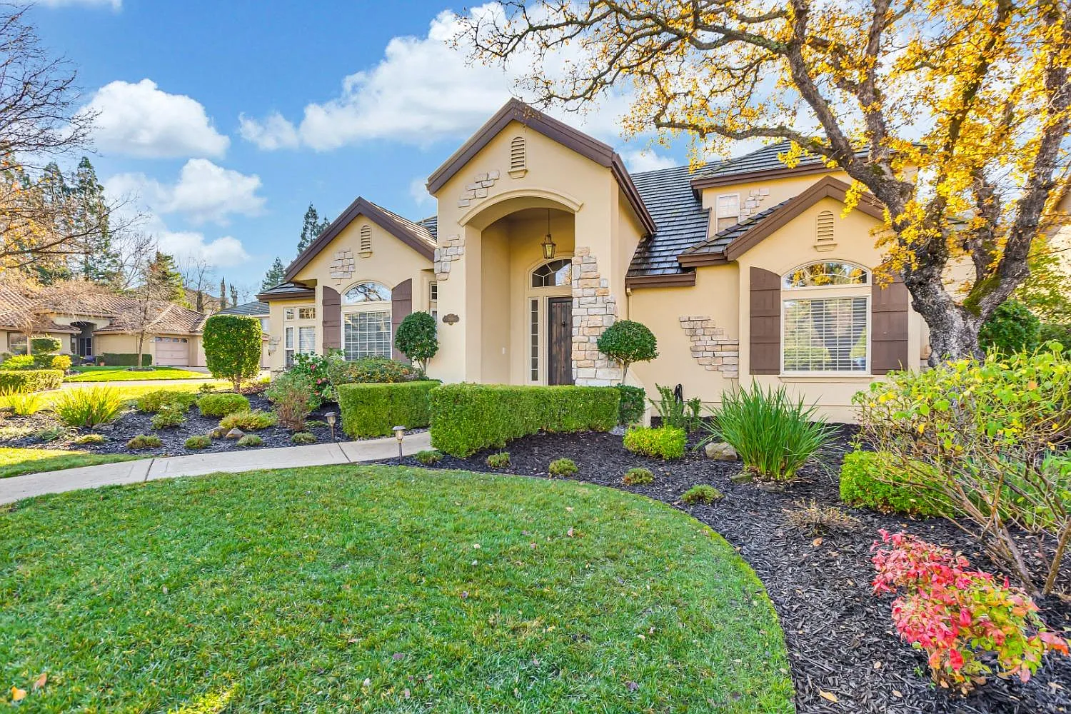 201 Cuddington Ct photo 1