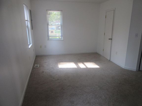 4th image of 20120 Saint Francis St