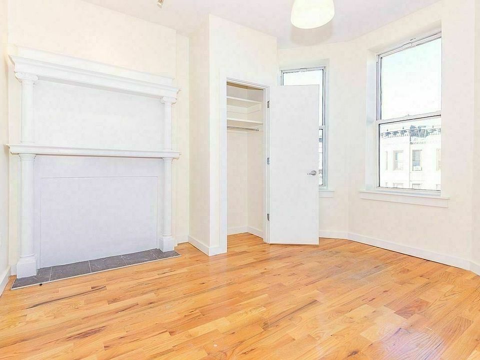 1st image of 778 Lincoln Pl #3RX