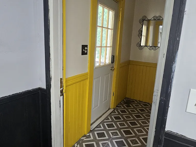19 Swain Ave — Photo 12