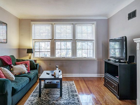 4th image of 7260 Dartmouth Ave APT 1E
