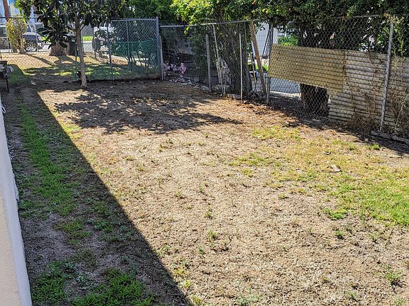 Spacious Back Yard Fenced In