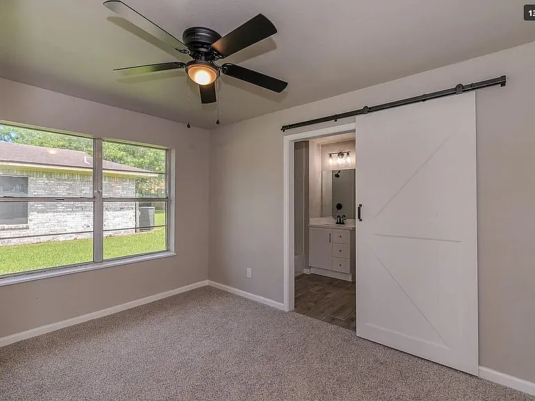 3828 Anderson Villa — Photo 10
