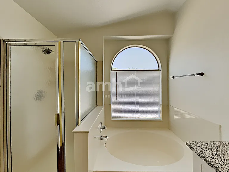 12554 W Holly St — Photo 15