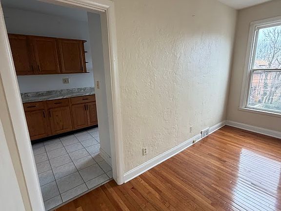 3rd image of 189-191 Grant Ave #2