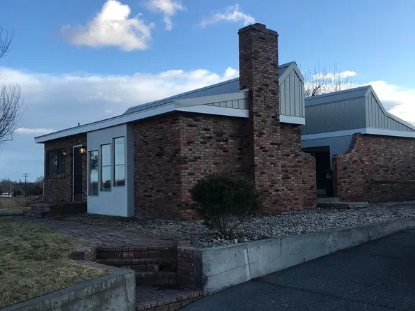 1869 Fairway Dr NE, Moses Lake, WA 98837