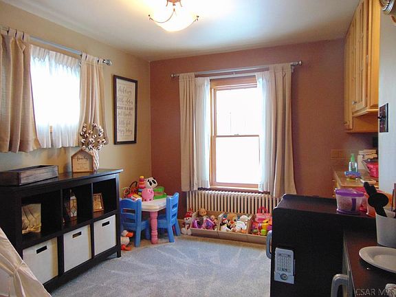 4th image of 481 Bantel St