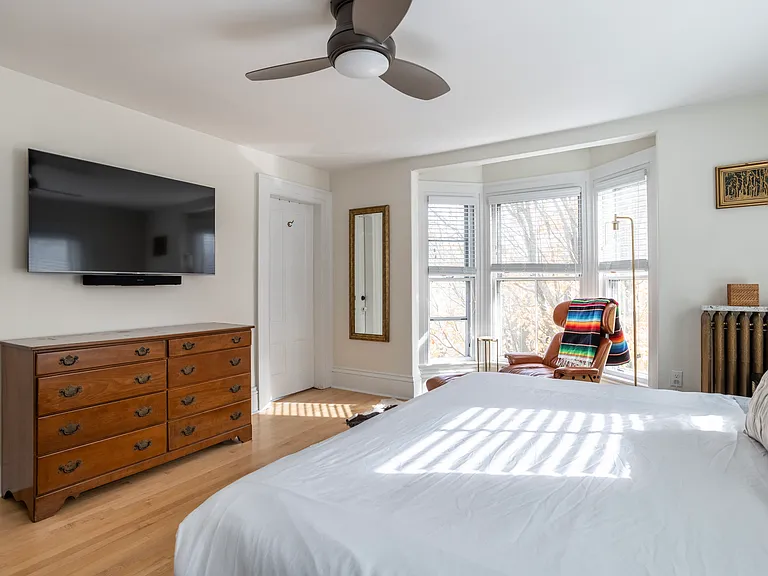 64 Carleton St #2 — Photo 22