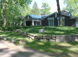 1663 Standish Ct, Bloomfield Hills, MI 48302