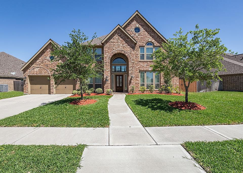 1st image of 2025 Sunset Springs Dr