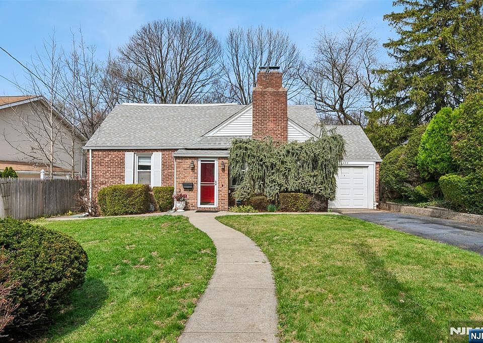 1st image of 453 Fort Lee Rd