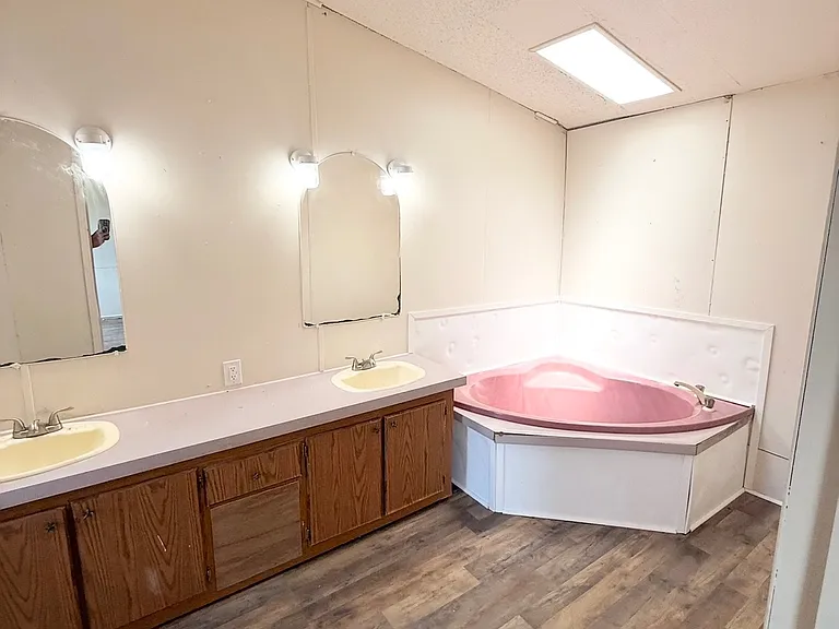 2081 Oakshire Rd #15 — Photo 5