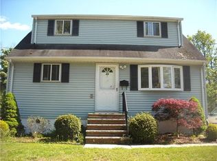 99 Rock Ln, Middlesex, NJ 08846