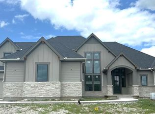 17220 Goddard St, Overland Park, KS 66221