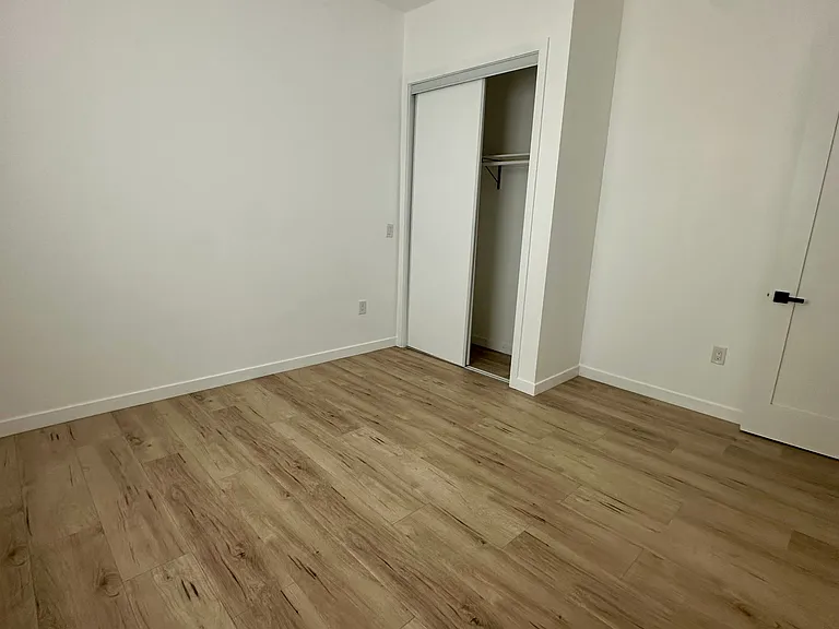 7840 Lasaine Ave — Photo 14