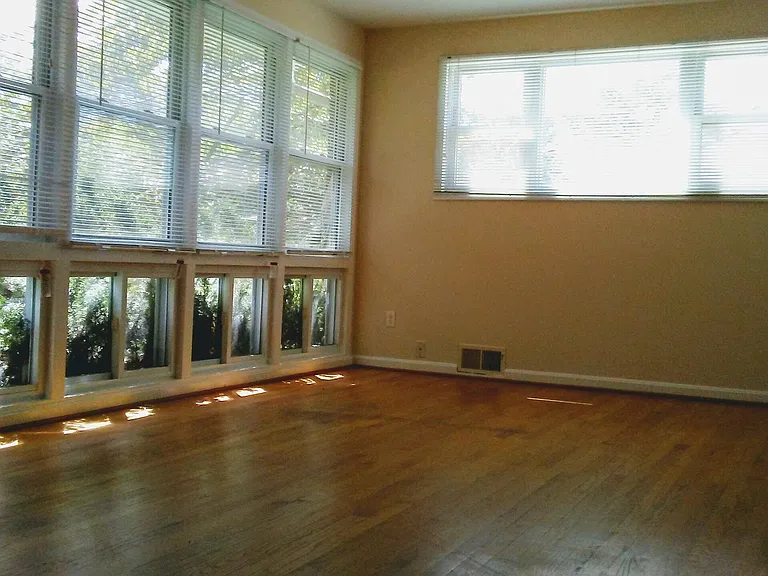 4009 Weller Rd — Photo 4