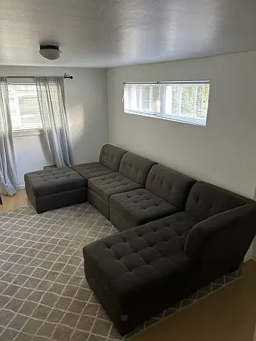 4 bed, 1720 sqft, $3,080 — Photo 2