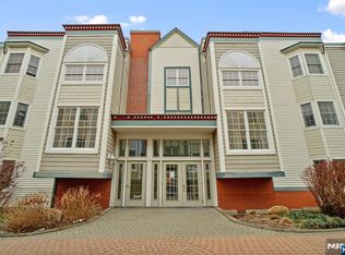 206 The Promenade #206, Edgewater, NJ 07020