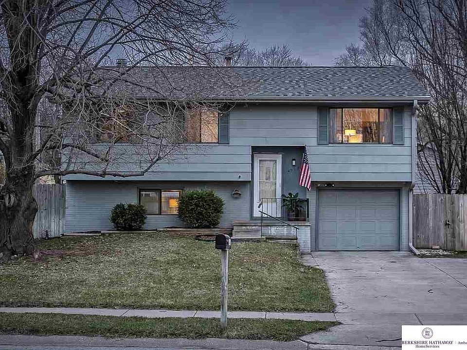 1st image of 4918 Marshall Dr