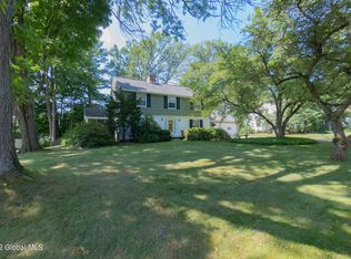 7 Park Ln, Glenville, NY 12302