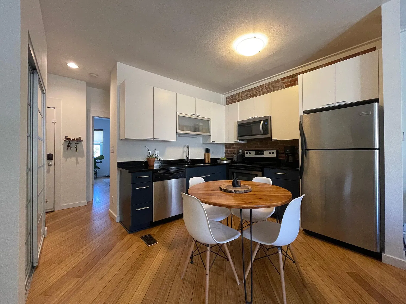 1 bed, 600 sqft, $1,600 — Photo 4