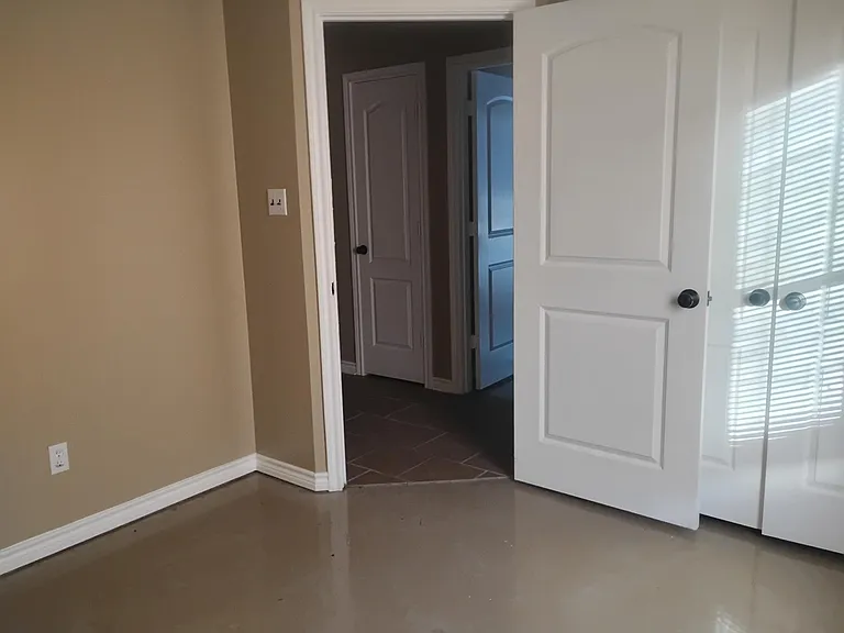 211 Patricia Ct — Photo 15
