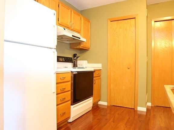 5th image of 13400 60th Pl N Unit 146