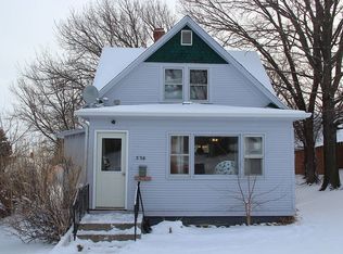 526 S Van Buren St, Winner, SD 57580