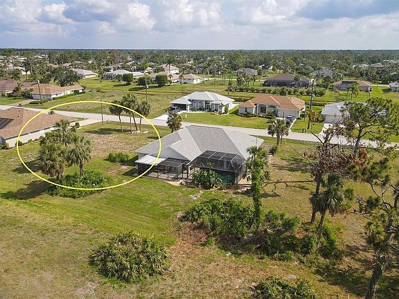 4th image of 602 Rotonda Cir