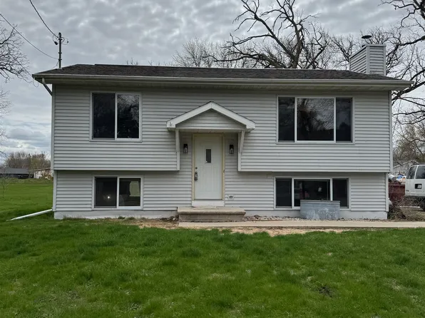 W5236 Bechaud Beach Dr, Fond Du Lac, WI 54935