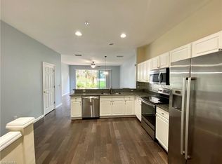832 Hampton Cir #172, Naples, FL 34105
