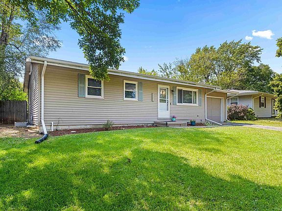 2nd image of 5923 N Graceland Dr
