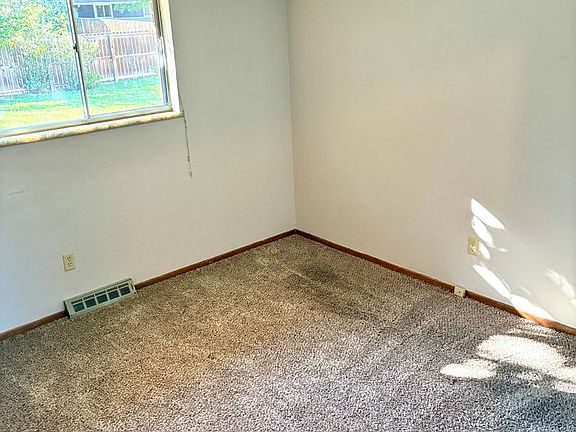 5th image of 3505 Sheridan Ave